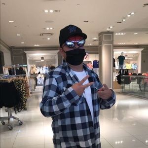 Meet your Posher, Adrian